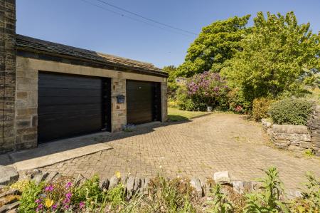 Garages & Driveway
