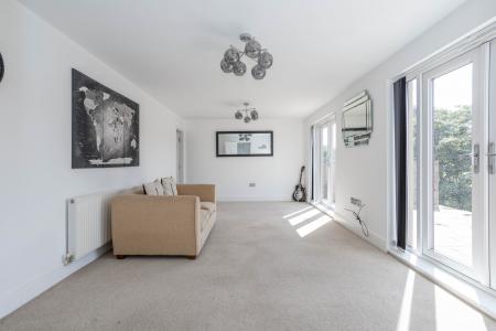 Sitting Room / Bedroom 5