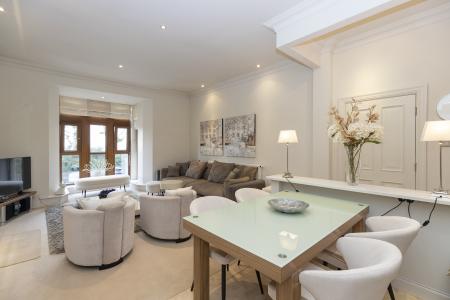 Living Room / Kitchen