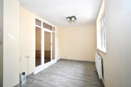 Media image 03