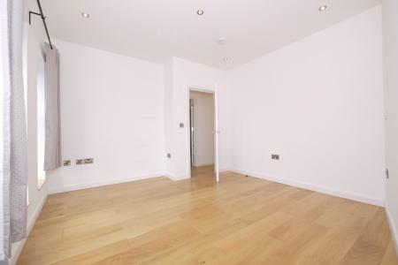 Media image 04