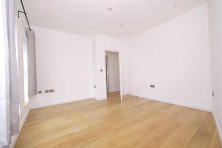 Media image 03