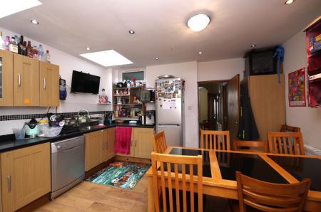 Media image 02
