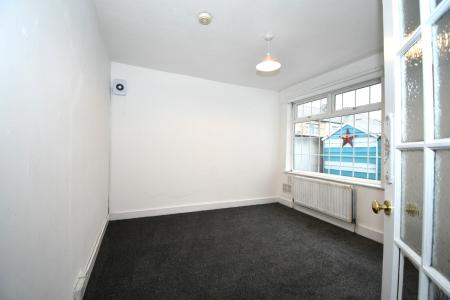 Media image 04