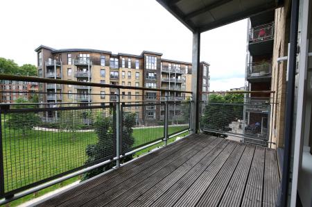 Media image 09