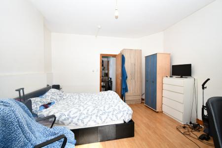 Media image 02