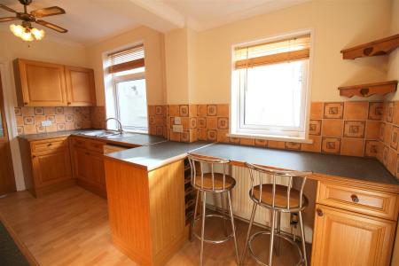 KITCHEN/BREAKFAST ROOM