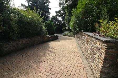 ENTRANCE DRIVEWAY