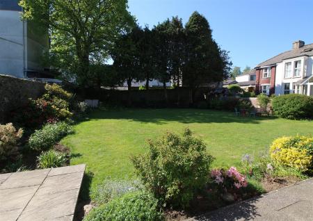 COMMUNAL GARDENS