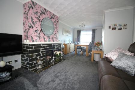 LOUNGE/DINER