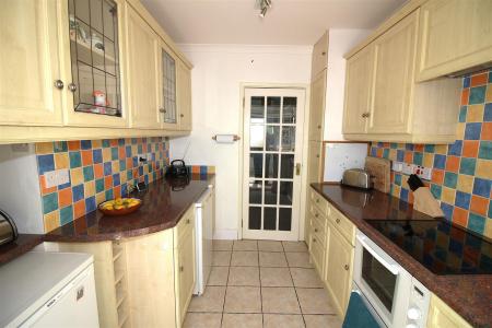KITCHEN/BREAKFAST ROOM
