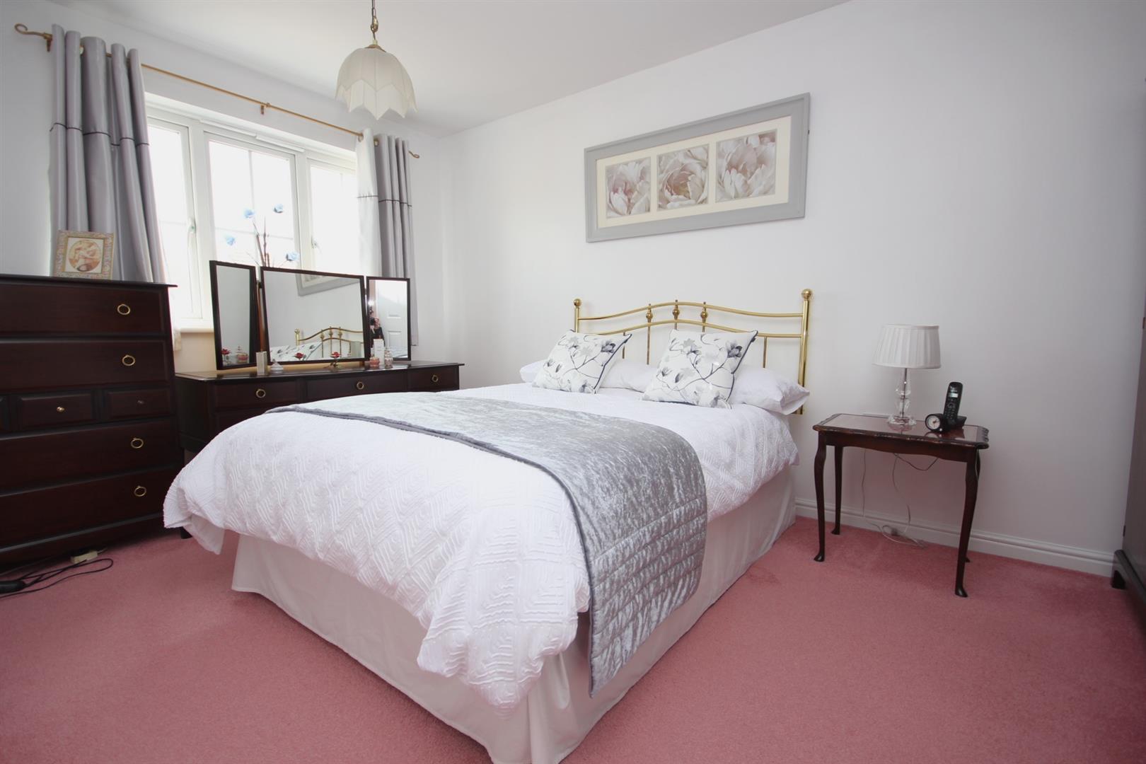 3 bedroom Detached House for sale in Park Gate