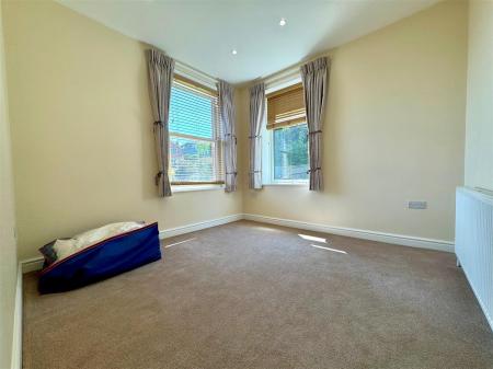 bedroom 4.jpg