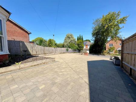 driveway.jpg