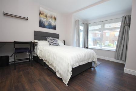 Bedroom 1.JPG