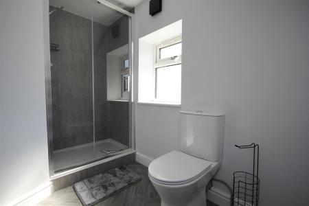 Ensuite 7.JPG