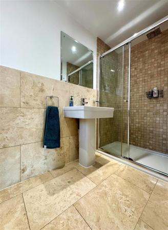 bathroom 2.jpg