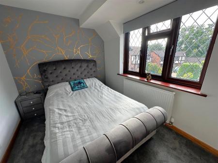 Bedroom 2a.jpg