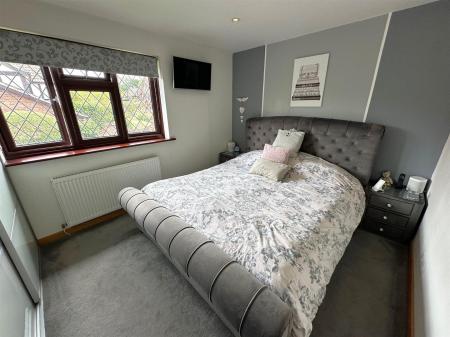 Bed 1a.jpg