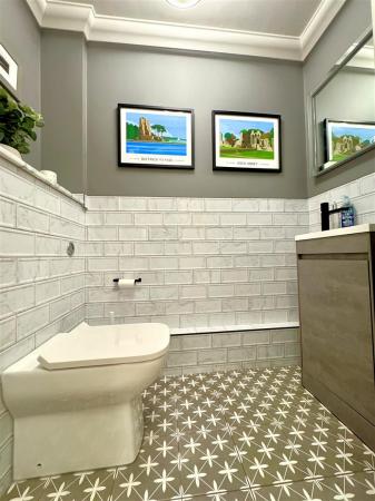 downstairs cloakroom.jpg