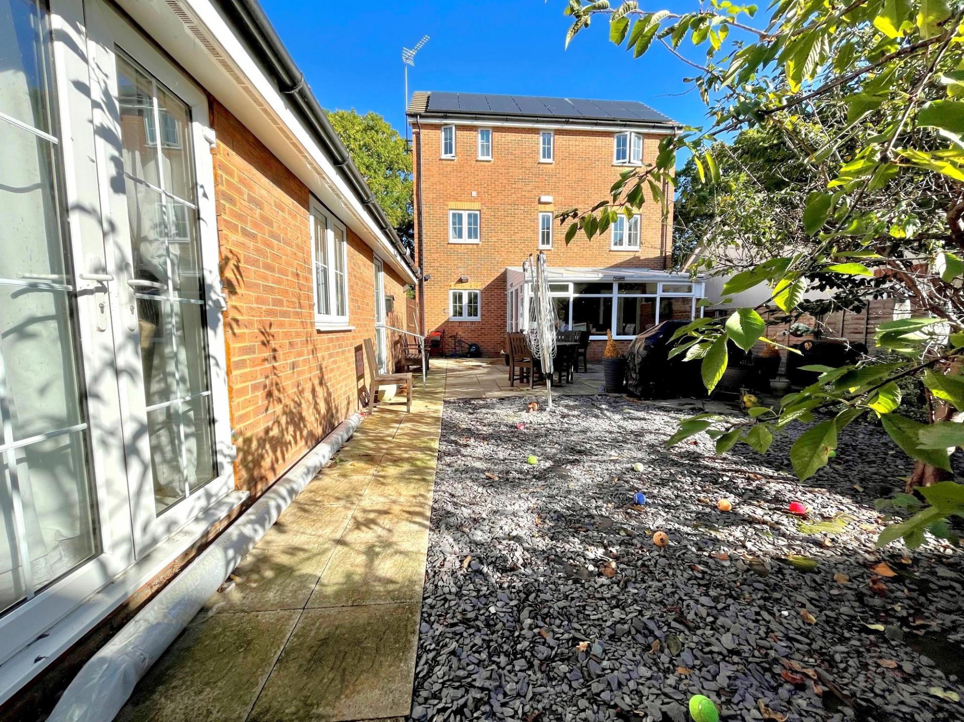 5 bedroom Detached House for sale in Whiteley