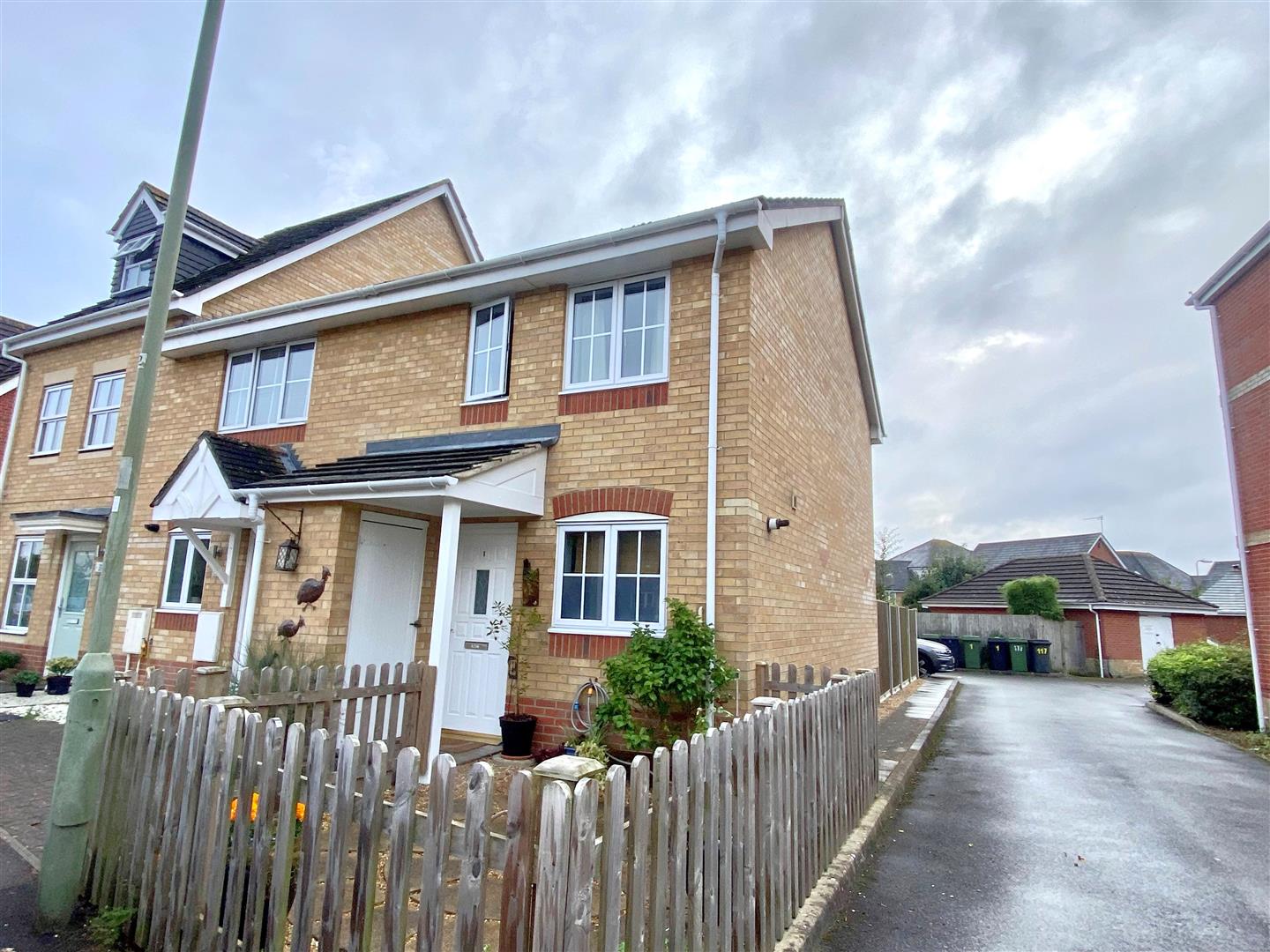 2 bedroom End of Terrace House for sale in Whiteley