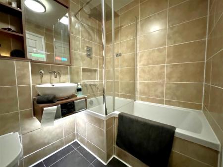 bathroom 2.jpg