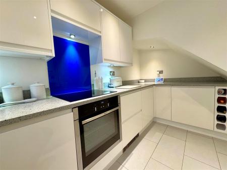 kitchen 2.jpg