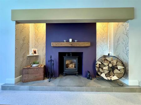 fireplace 2.jpg