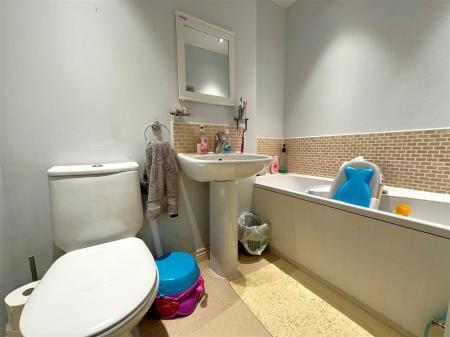 bathroom 2.jpg