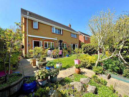 garden 4.jpg