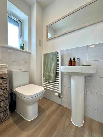 en-suite 2.jpg
