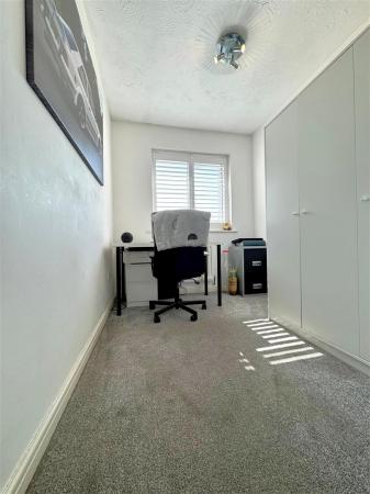 bedroom 4.jpg