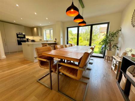 kitchen 2.jpg