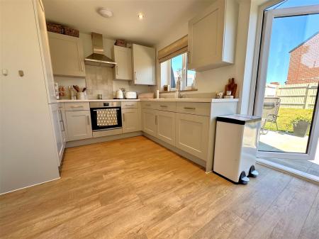 kitchen 2.jpg