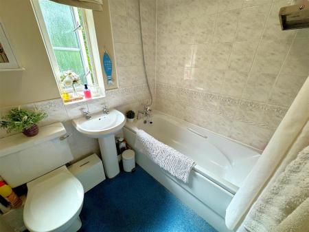 bathroom 2.jpg