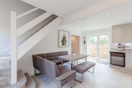 8425386-interior04-11.jpg