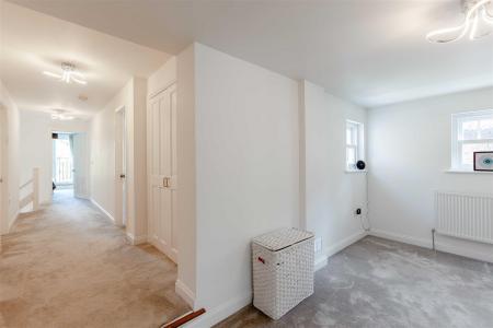 8425386-interior18-24.jpg