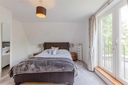 8425386-interior11-18.jpg