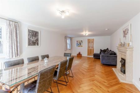8425386-interior02-9.jpg