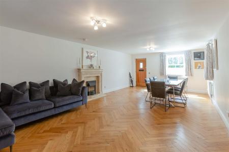 8425386-interior01-8.jpg