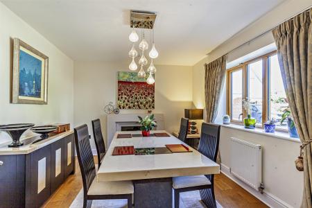 8556898-interior04-800.jpg