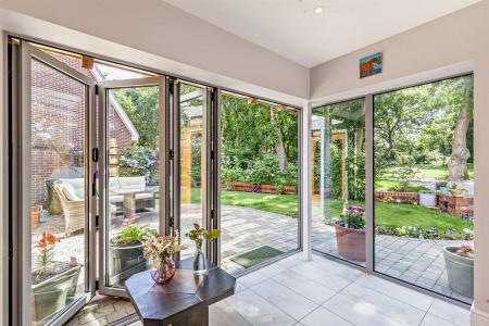 8556898-interior03-800.jpg