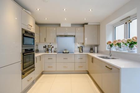 8394151-interior12-800.jpg