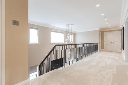 Ashlyns Farm House-HRNWM16.jpg