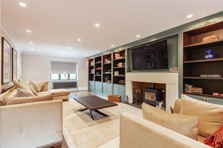 Ashlyns Farm House-HRNWM12.jpg