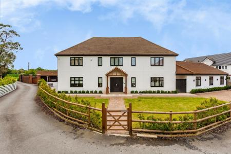 Ashlyns Farm House-HRNWM40.jpg