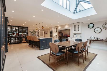 Ashlyns Farm House-HRNWM6.jpg