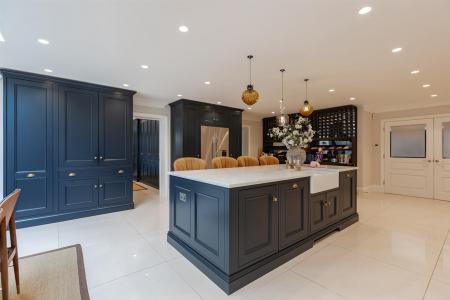 Ashlyns Farm House-HRNWM8.jpg