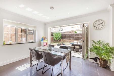 8515693-interior03-800.jpg